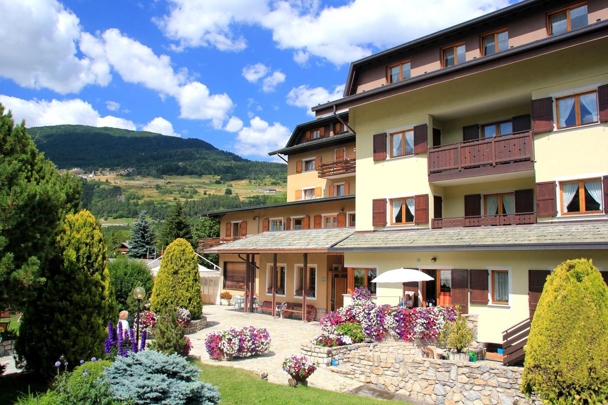 Meuble Sci Sport Hotel Bormio Luaran gambar