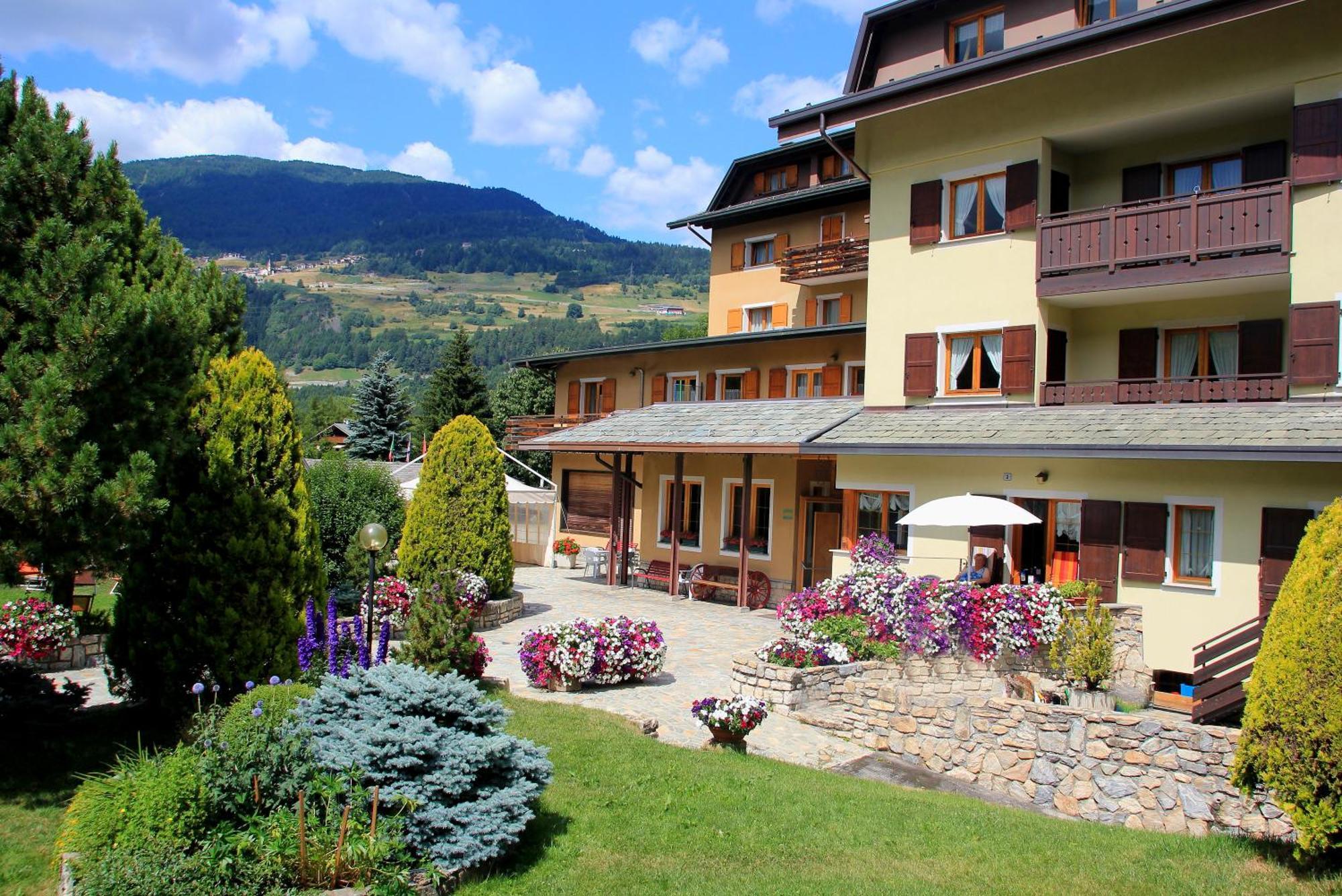 Meuble Sci Sport Hotel Bormio Luaran gambar