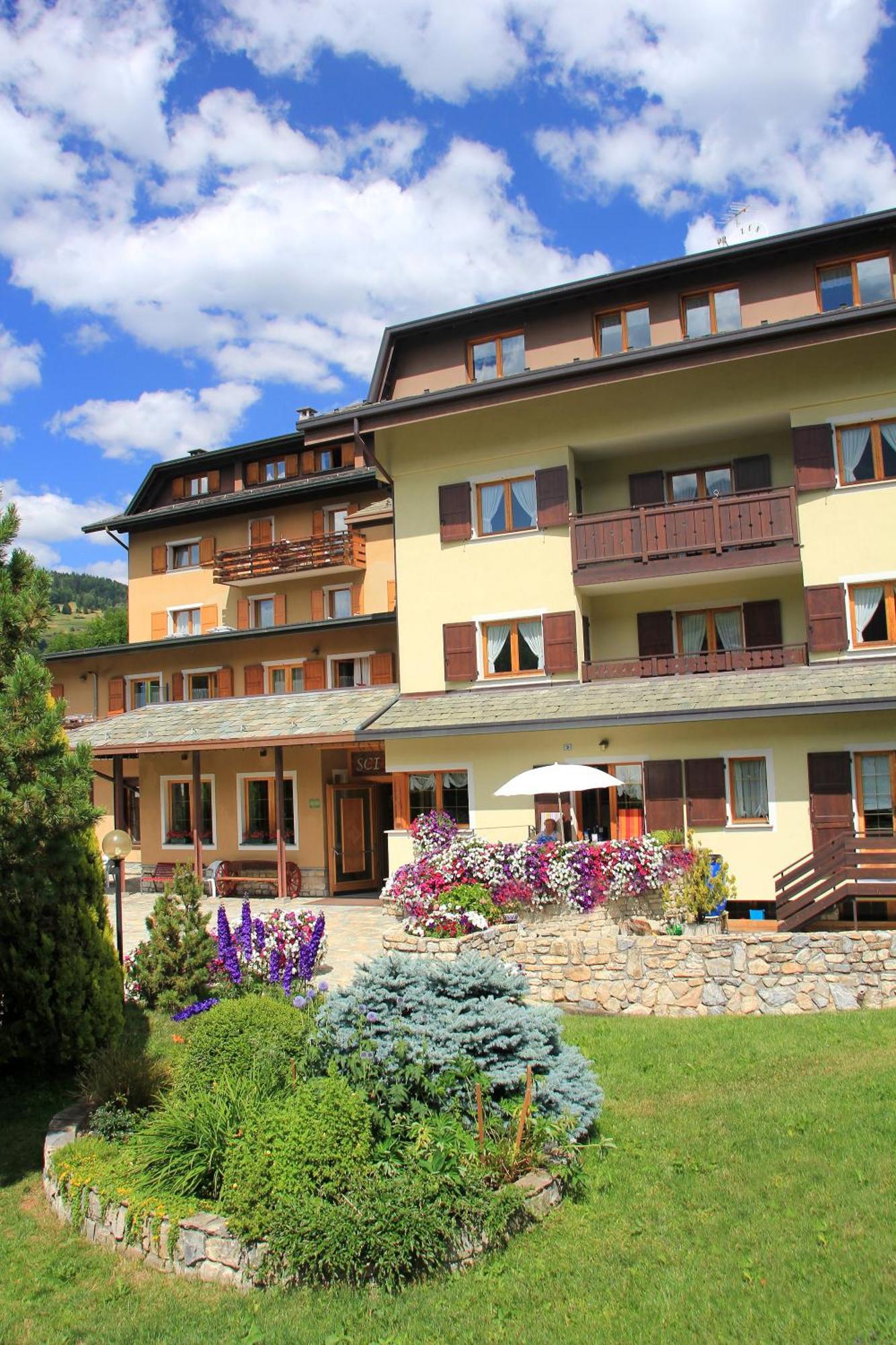 Meuble Sci Sport Hotel Bormio Luaran gambar